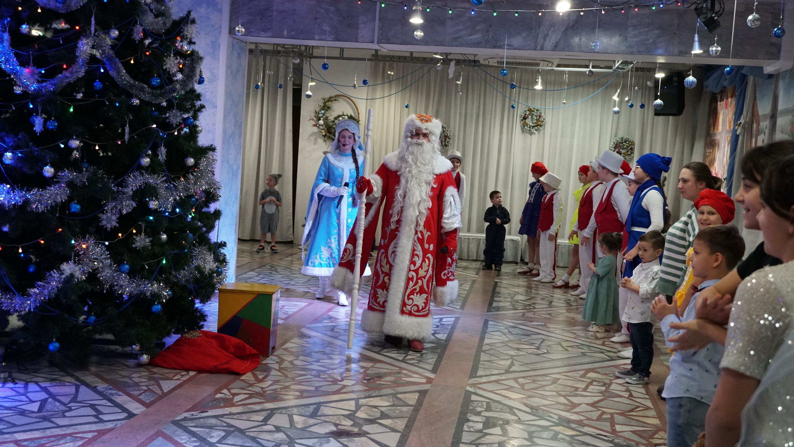 Новогодние мероприятия для детей и их родителей 
